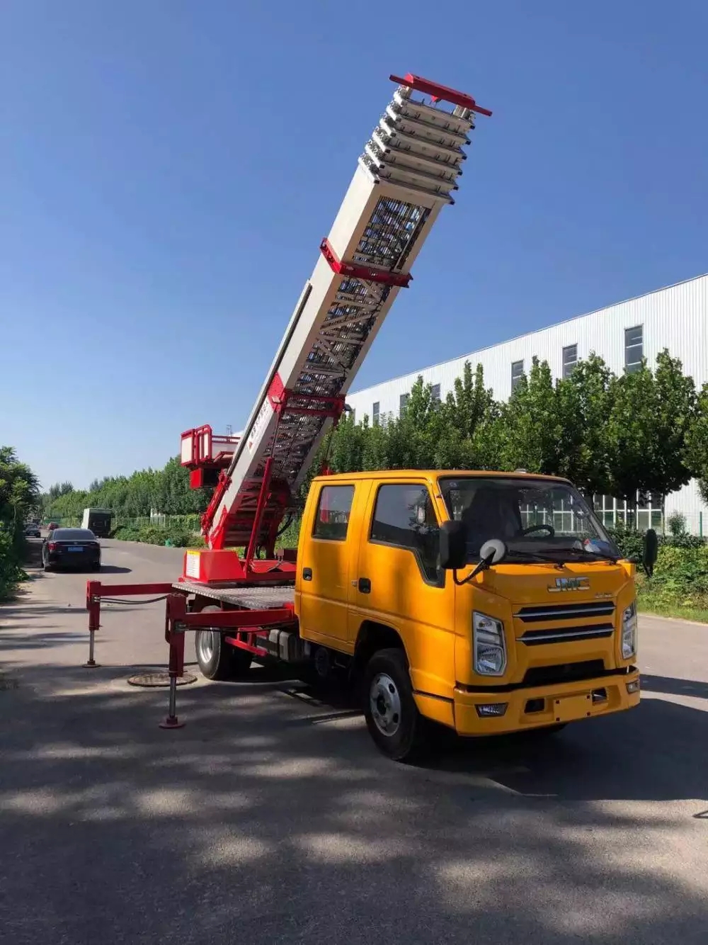 泉州洛江附近的云梯车出租服务：轻松解决高空作业需求